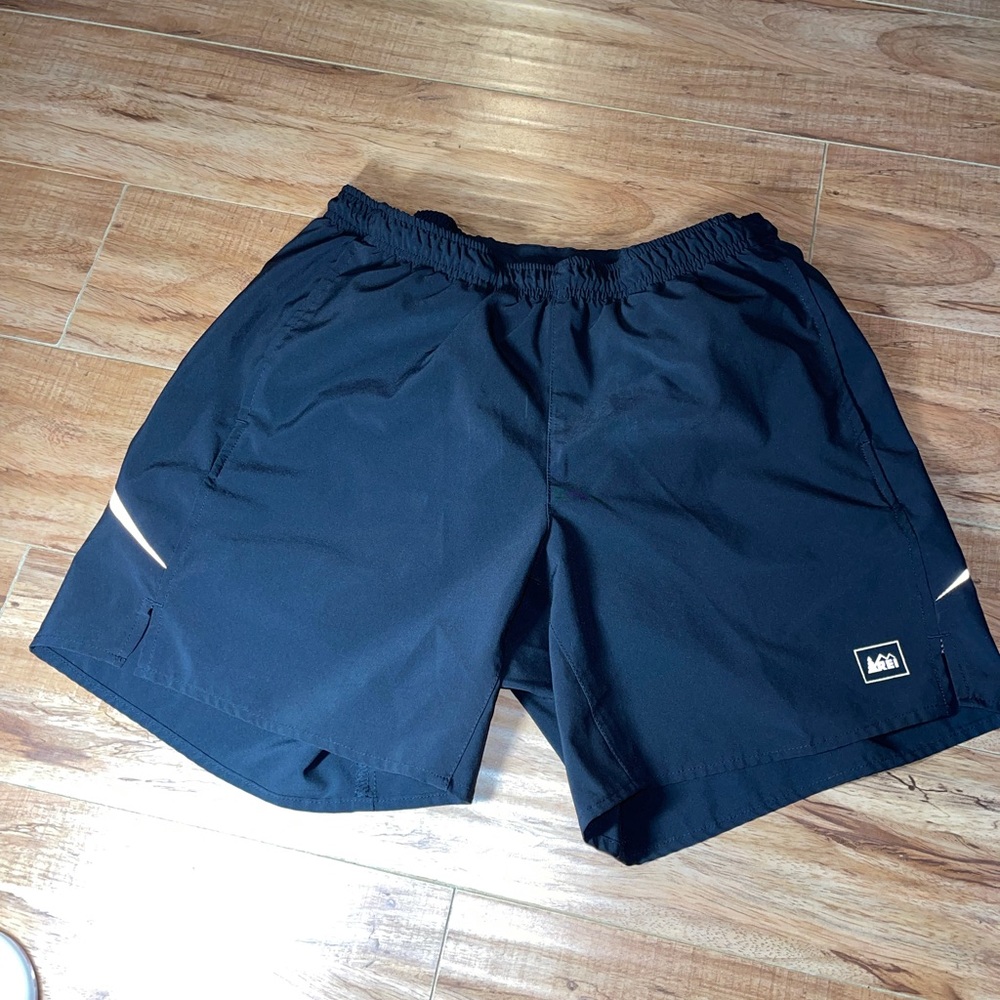 🌸  Vint. REI men’s shorts with built in underwear szM‎